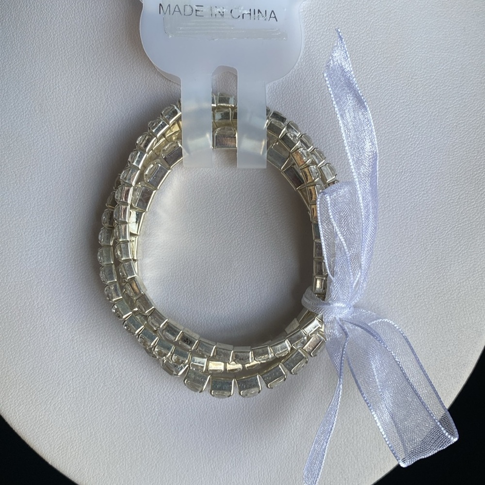 Elegant Silver Bracelet Set - Picture 2 of 4